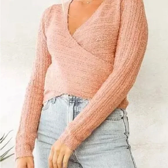 LE LIS Cropped Sweater Sz. S - Picture 3 of 6
